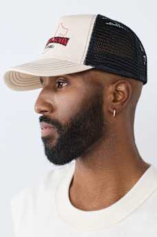 HORSESHOE LOGO TRUCKER HAT