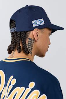 CASQUETTE &Agrave; LOGO ITALIQUE