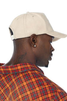 CONTRAST HORSESHOE SUEDE HAT