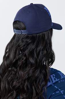CRYSTAL HORSESHOE HAT