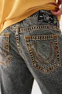 RESISTANCE BLACK WASH