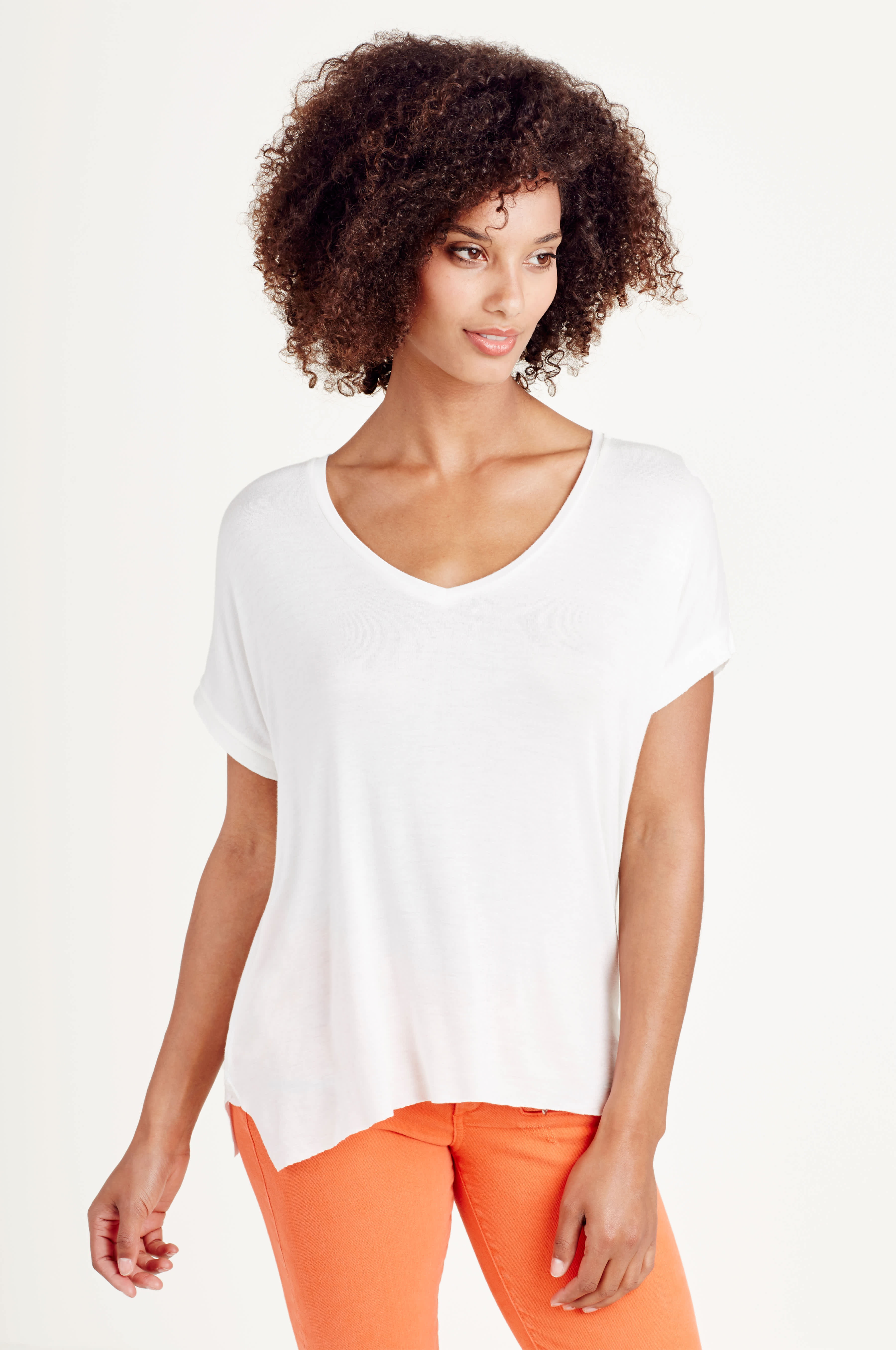 RELAXED V NECK WOMENS TEE